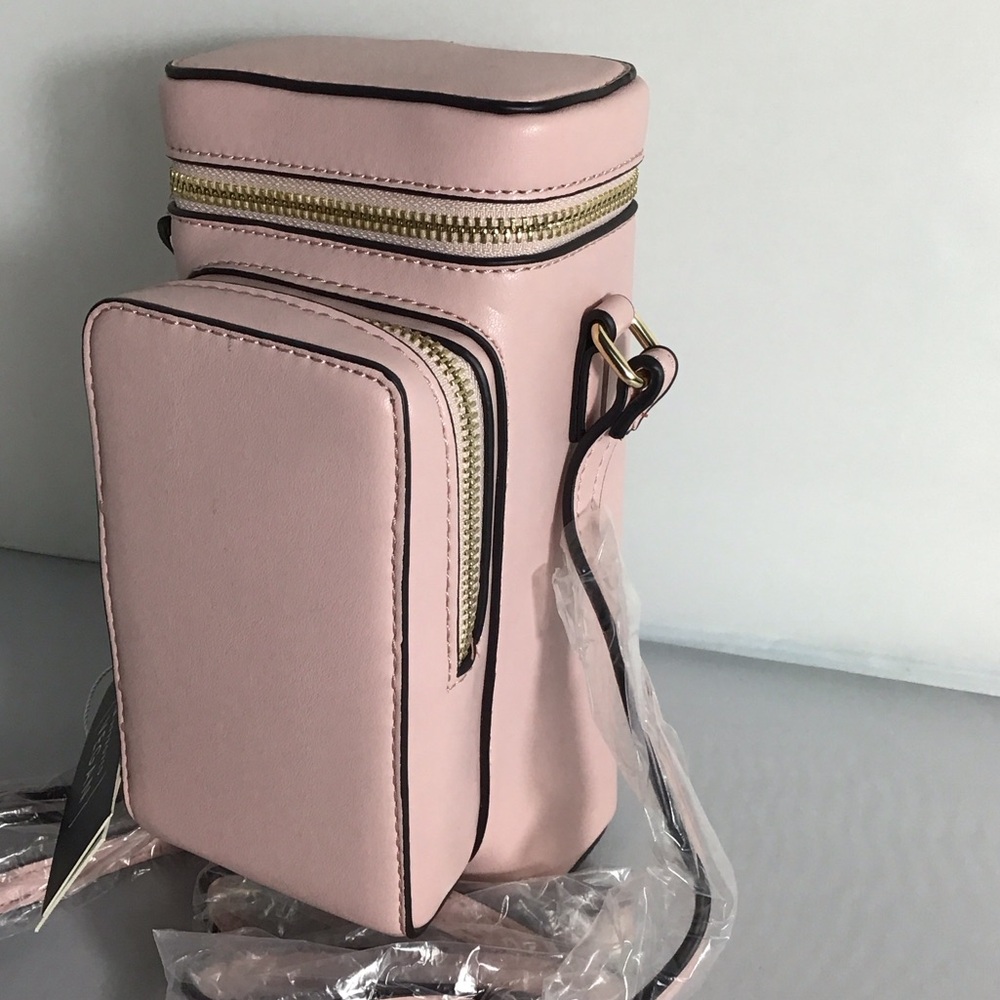 Elegant Vegan Leather Crossbody Cellphone Combo Bag with Golden Accents
